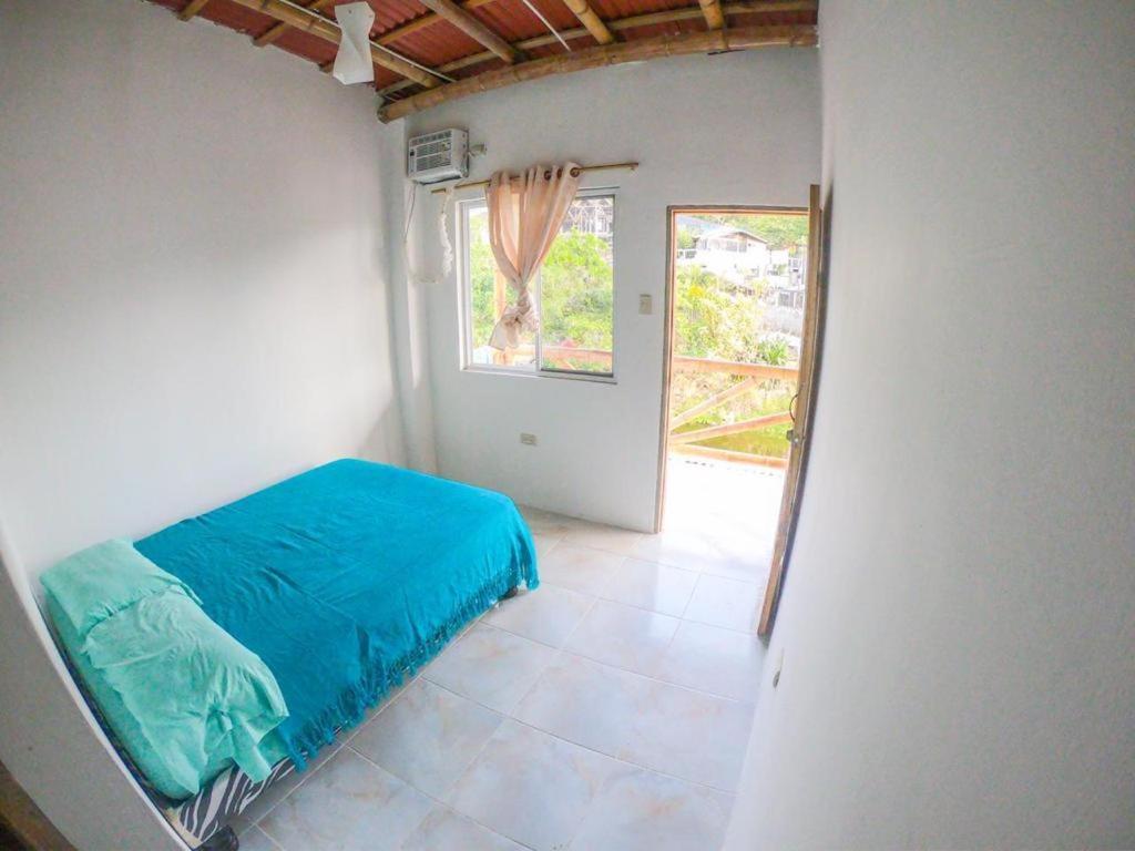 Iguana Beach House Hostel Montañita Kültér fotó
