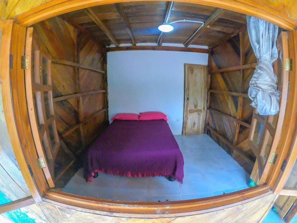 Iguana Beach House Hostel Montañita Kültér fotó