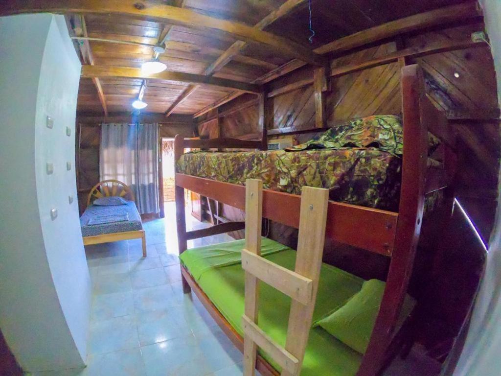 Iguana Beach House Hostel Montañita Kültér fotó